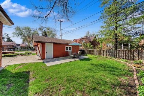 Tiny photo for 9818 S Leavitt Street, Chicago, IL 60643 (MLS # 12614080)