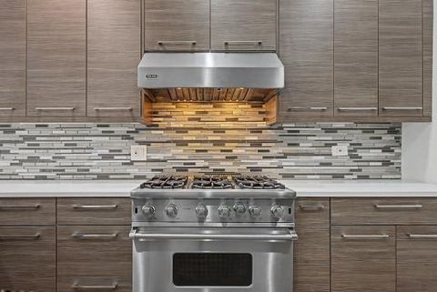 Tiny photo for 9818 S Leavitt Street, Chicago, IL 60643 (MLS # 12614080)