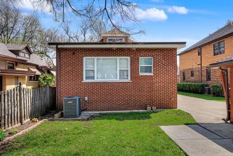 Tiny photo for 9818 S Leavitt Street, Chicago, IL 60643 (MLS # 12614080)