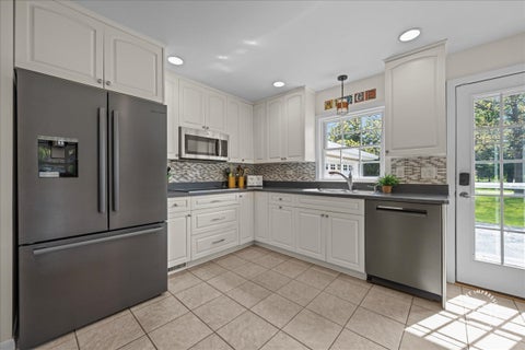 Tiny photo for 1419 E Forest Avenue, Wheaton, IL 60187 (MLS # 12654101)