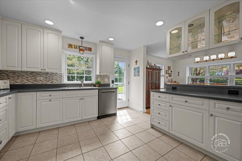 Tiny photo for 1419 E Forest Avenue, Wheaton, IL 60187 (MLS # 12654101)