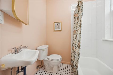 Tiny photo for 38 Washington Boulevard #1, Oak Park, IL 60302 (MLS # 12563271)