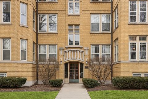 Tiny photo for 38 Washington Boulevard #1, Oak Park, IL 60302 (MLS # 12563271)