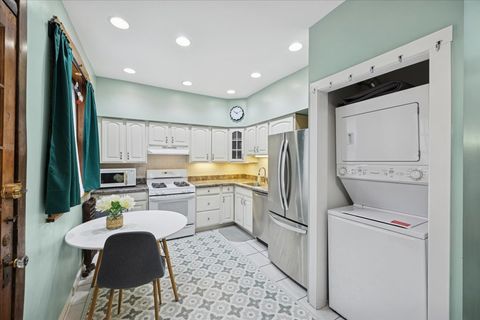 Tiny photo for 38 Washington Boulevard #1, Oak Park, IL 60302 (MLS # 12563271)