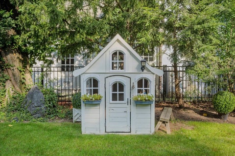 Tiny photo for 431 Sheridan Road, Kenilworth, IL 60043 (MLS # 12761352)