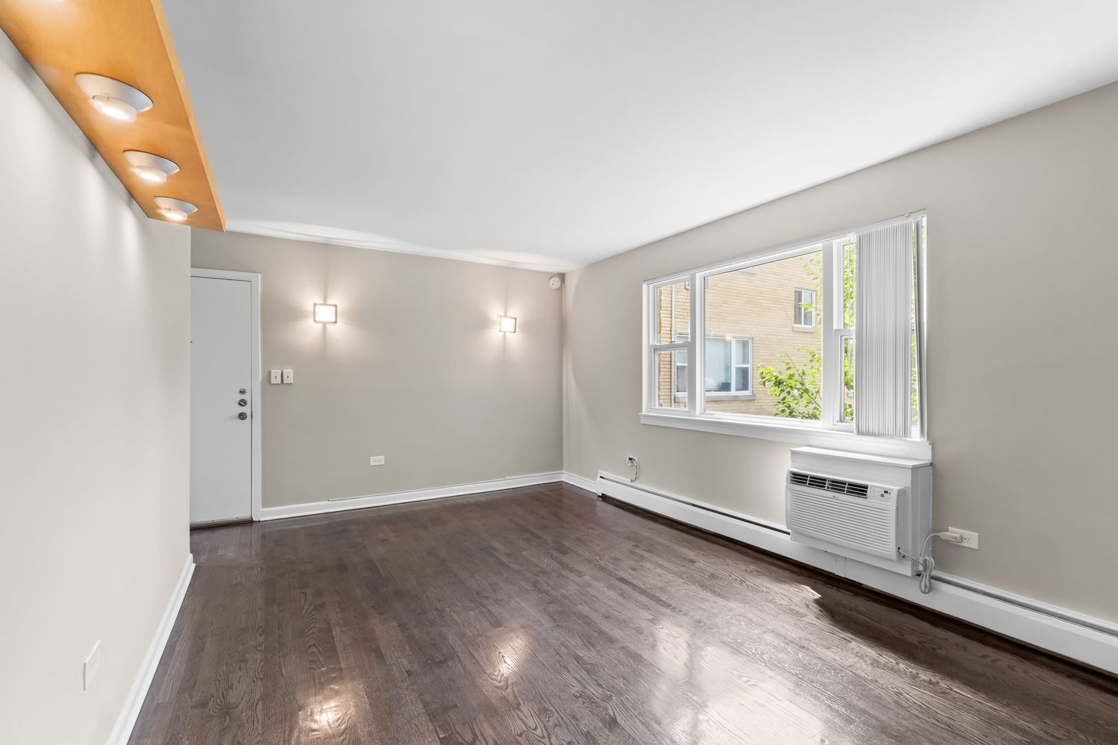 2117 Howard Street 2D