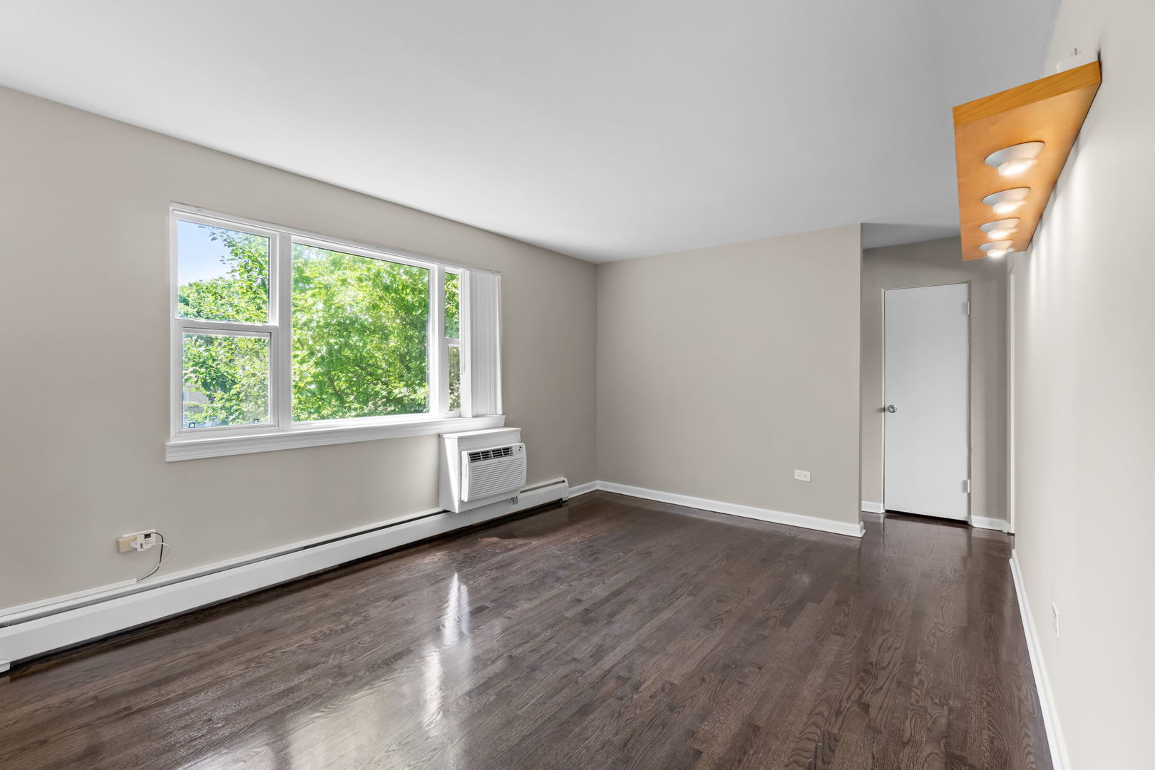 2117 Howard Street 2D