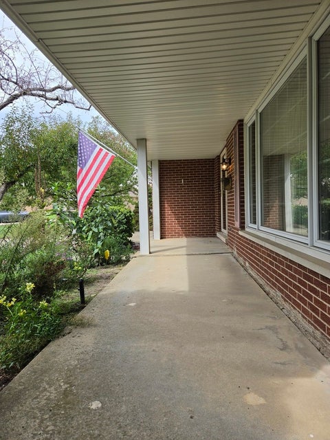 Tiny photo for 3235 N Volz Drive E, Arlington Heights, IL 60004 (MLS # 12730721)