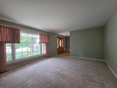 Tiny photo for 3235 N Volz Drive E, Arlington Heights, IL 60004 (MLS # 12730721)