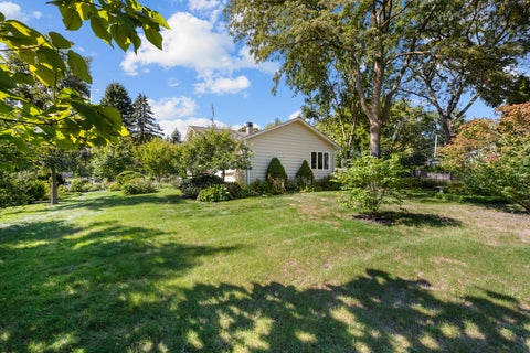 Tiny photo for 90 Park Lane, Lake Bluff, IL 60044 (MLS # 12776767)