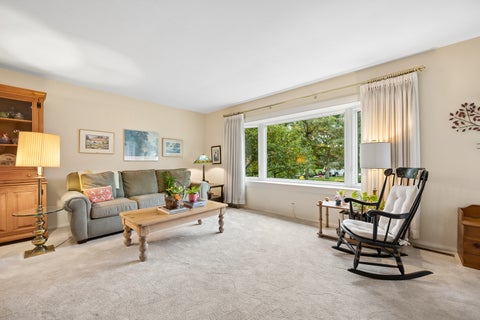 Tiny photo for 90 Park Lane, Lake Bluff, IL 60044 (MLS # 12776767)