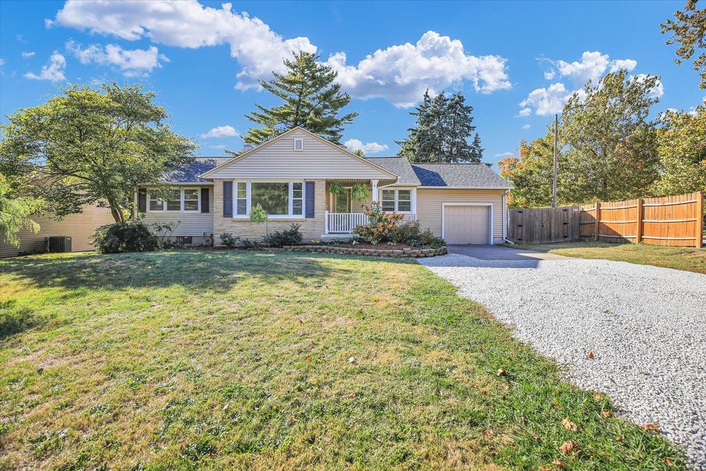 Photo for 1601 Coronado Drive, Champaign, IL 61820 (MLS # 12466965)