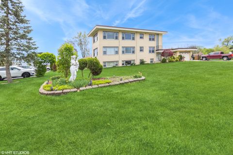 9 E Granville Avenue Roselle IL 60172