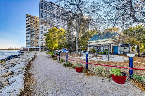 Tiny photo for 6301 N sheridan Road #8V, Chicago, IL 60660 (MLS # 12605789)