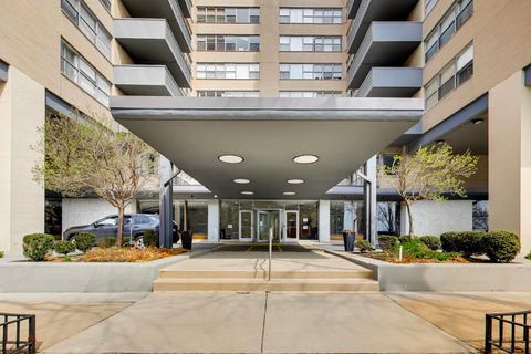 Tiny photo for 6301 N sheridan Road #8V, Chicago, IL 60660 (MLS # 12605789)