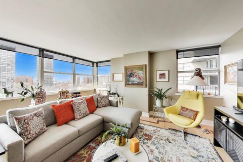 Tiny photo for 6301 N sheridan Road #8V, Chicago, IL 60660 (MLS # 12605789)