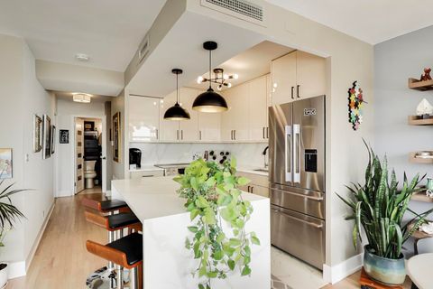 Tiny photo for 6301 N sheridan Road #8V, Chicago, IL 60660 (MLS # 12605789)