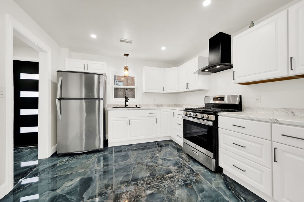 7845 S Kilpatrick Avenue