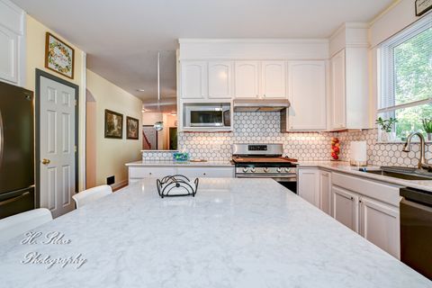 Tiny photo for 496 Oakhurst Lane, Carpentersville, IL 60110 (MLS # 12491739)