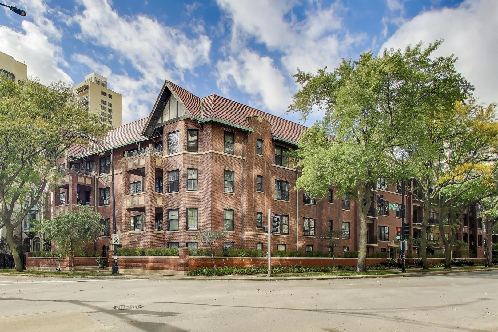 5100 S Hyde Park Boulevard 1B