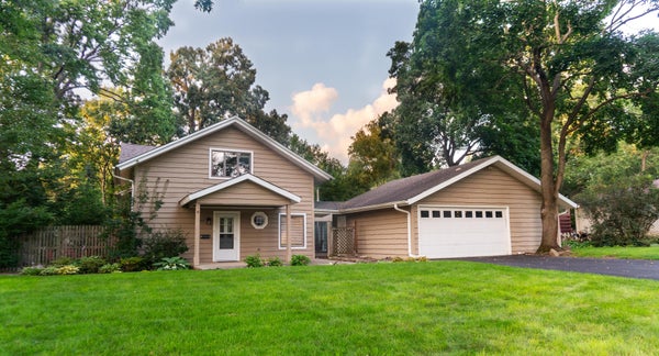 2419 SUFFOLK LN, JOLIET, IL 60433 - Image e70a47ce83cbb76cd033be975f0800aa/4156188942