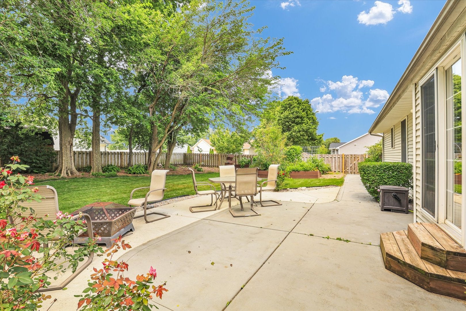 2509 N Skyline Drive