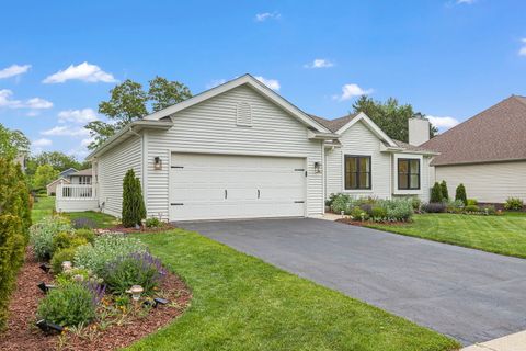 1004 Golden Avenue Woodstock IL 60098