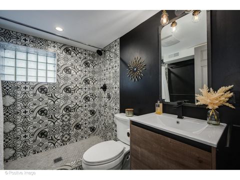 Tiny photo for 613 W Belden Avenue, Chicago, IL 60614 (MLS # 12638920)