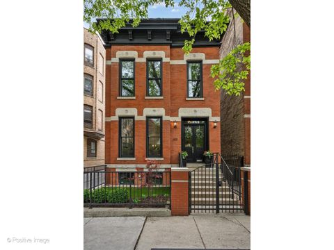 Photo of 613 W Belden Avenue, Chicago, IL 60614 (MLS # 12638920)