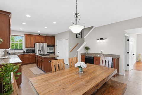 Tiny photo for 1311 Bison Lane, Hoffman Estates, IL 60192 (MLS # 12692427)