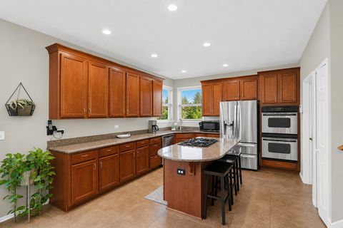 Tiny photo for 1311 Bison Lane, Hoffman Estates, IL 60192 (MLS # 12692427)