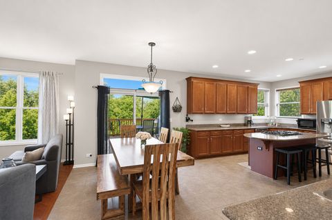 Tiny photo for 1311 Bison Lane, Hoffman Estates, IL 60192 (MLS # 12692427)