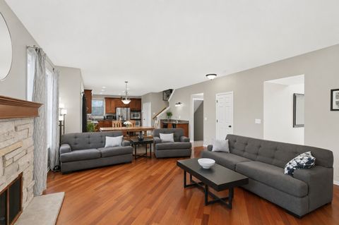 Tiny photo for 1311 Bison Lane, Hoffman Estates, IL 60192 (MLS # 12692427)