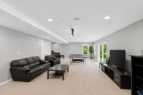 Tiny photo for 1311 Bison Lane, Hoffman Estates, IL 60192 (MLS # 12692427)