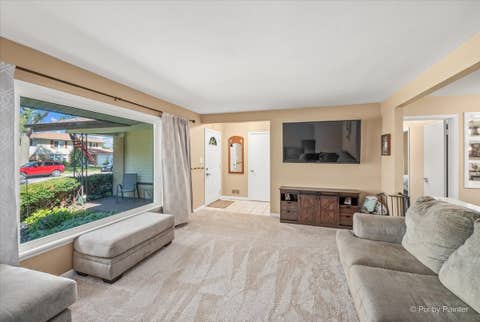 Tiny photo for 43 Grange Road, Elk Grove Village, IL 60007 (MLS # 12730212)