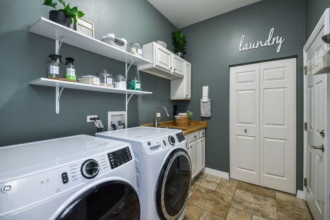 Tiny photo for 322 Quarry Ridge Circle, Sugar Grove, IL 60554 (MLS # 12737508)