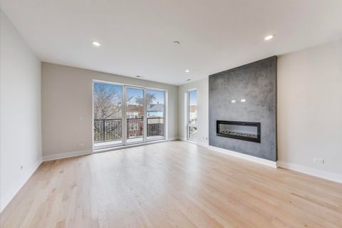 Tiny photo for 3339 N Ridgeway Avenue #2N, Chicago, IL 60618 (MLS # 12542669)