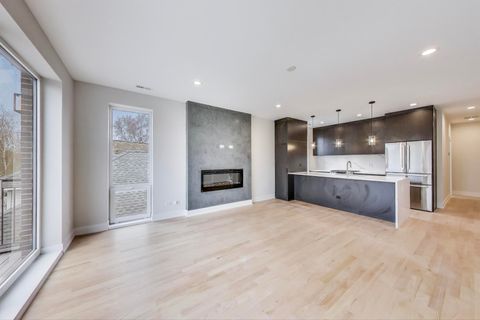 Tiny photo for 3339 N Ridgeway Avenue #2N, Chicago, IL 60618 (MLS # 12542669)