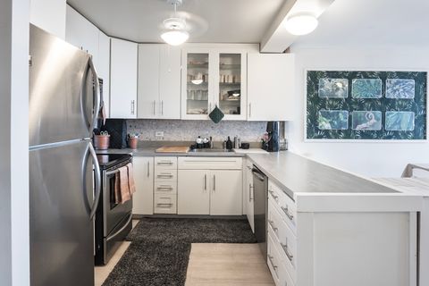 Tiny photo for 5415 N SHERIDAN Road #802, Chicago, IL 60640 (MLS # 12587130)