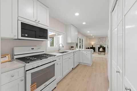 Tiny photo for 2235 Highfield Court, Aurora, IL 60504 (MLS # 12501949)