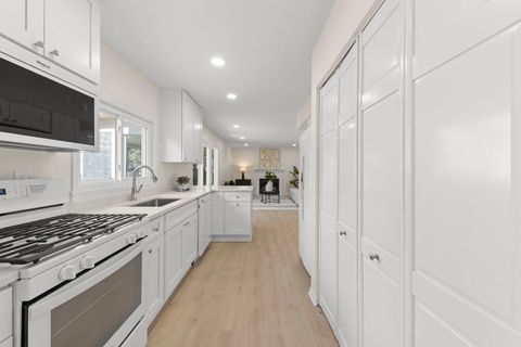 Tiny photo for 2235 Highfield Court, Aurora, IL 60504 (MLS # 12501949)