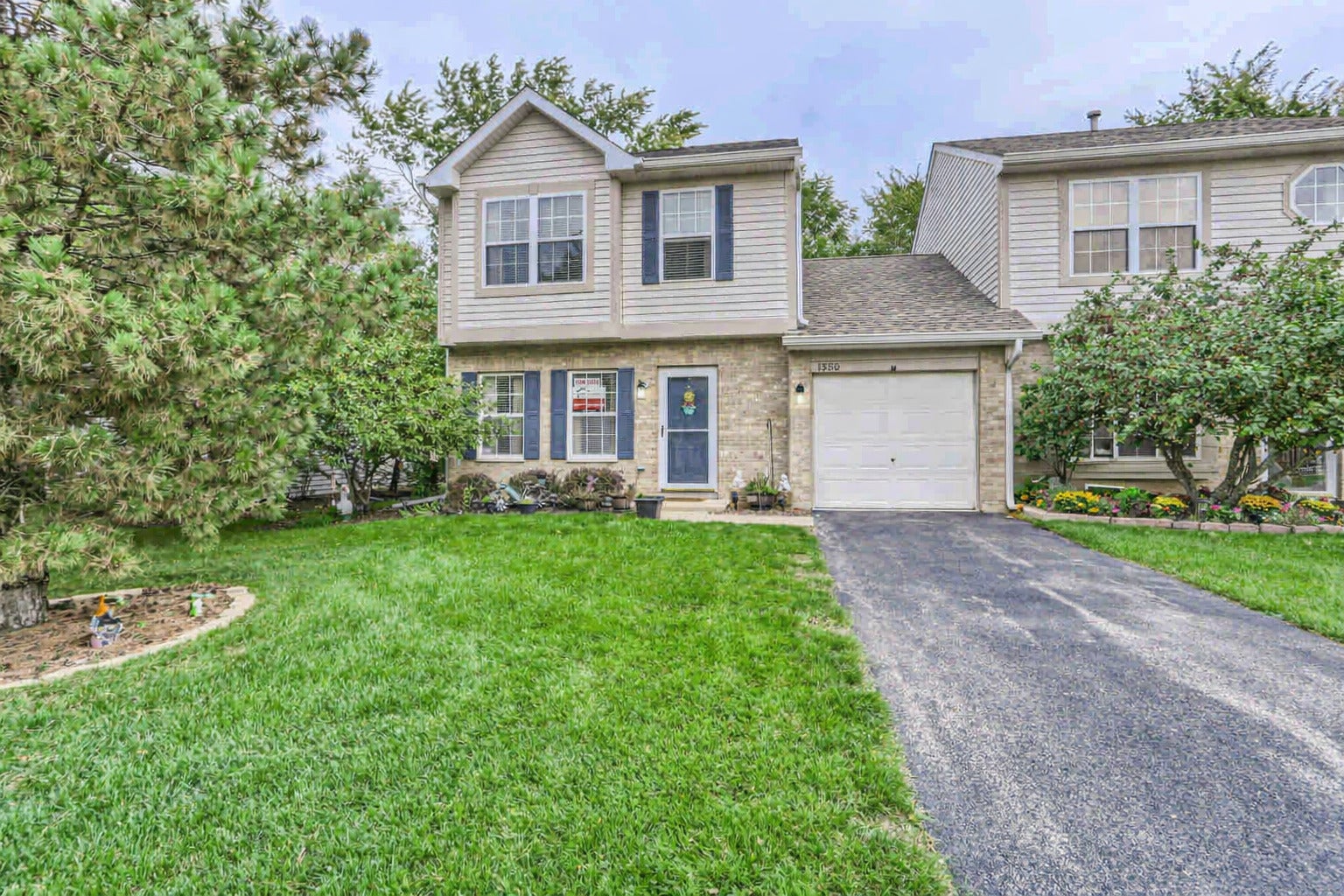 Photo 1 of 12 — 1380 W Split Oak Circle 1380, Round Lake Beach, IL 60073