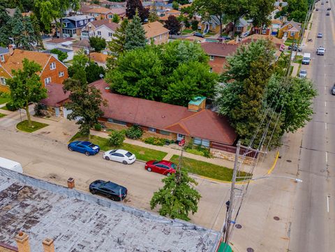 Tiny photo for 3847 Euclid Avenue, Berwyn, IL 60402 (MLS # 12600759)