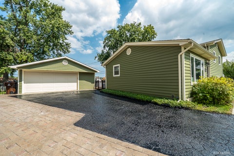 Tiny photo for 16150 Pamela Court, Oak Forest, IL 60452 (MLS # 12733131)