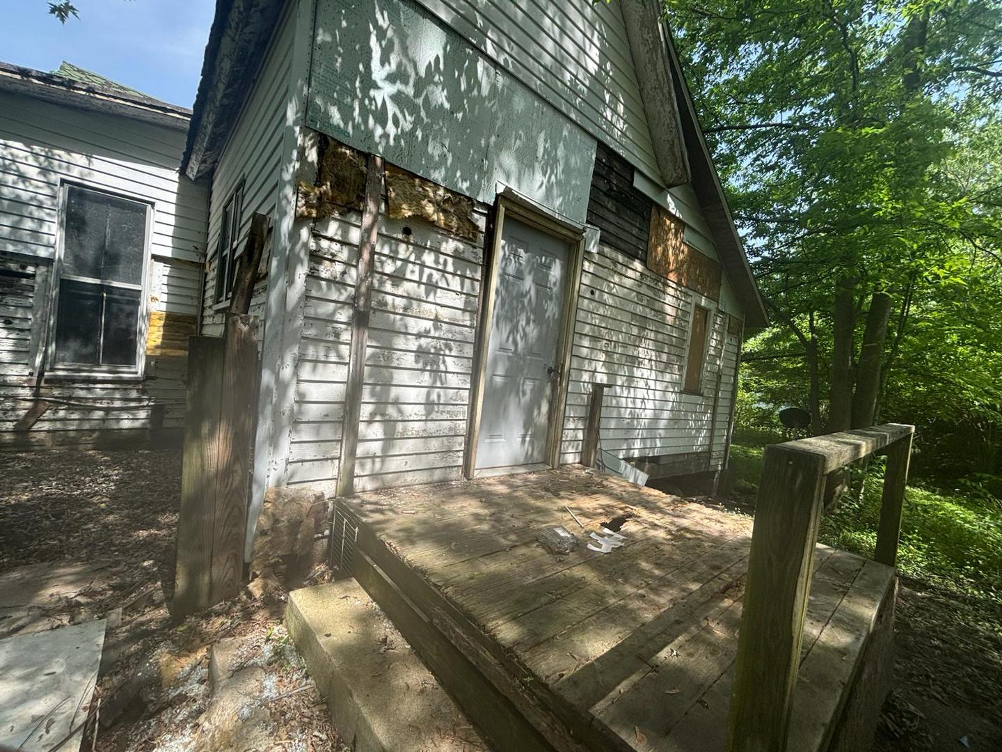1009 WELKINS Street