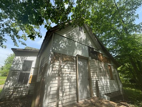 Tiny photo for 1009 WELKINS Street, Mt. Vernon, IL 62864 (MLS # 12359904)
