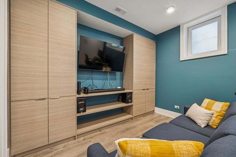 Tiny photo for 6213 S Ellis Avenue, Chicago, IL 60637 (MLS # 12504260)