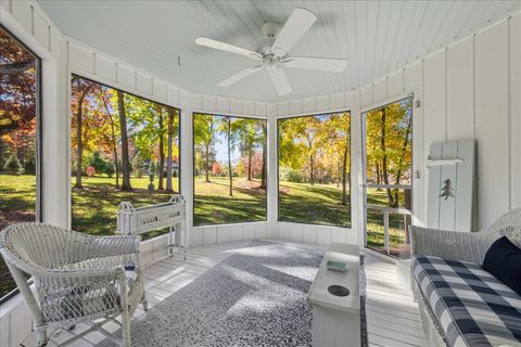 Tiny photo for 166 N Buckley Road, Barrington Hills, IL 60010 (MLS # 12374133)