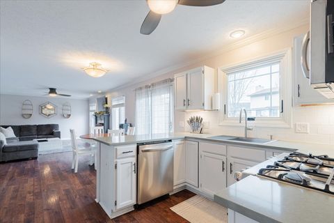 Tiny photo for 607 Old Farm Road, Bloomington, IL 61704 (MLS # 12540144)