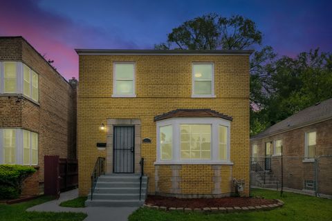 12137 S Perry Avenue Chicago IL 60628